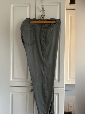 Love  & Legend Light khaki Straight-Leg Pants